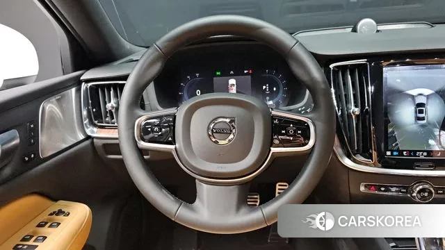 Volvo S60 3rd generation 2024 Белый из Кореи, фото 5