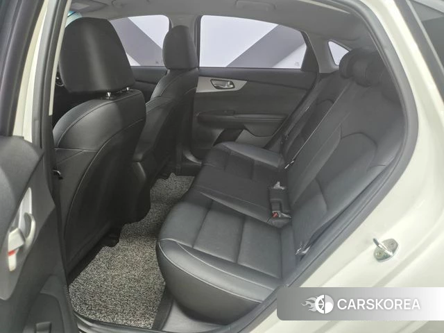 Kia The New K3 2nd generation 2021 Белый из Кореи, фото 5