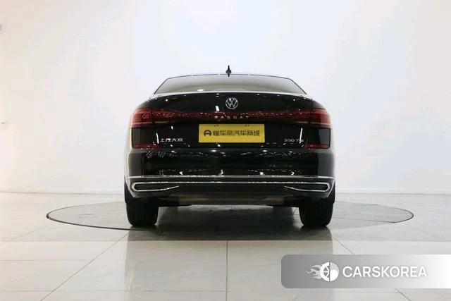 Volkswagen Passat 2022 Черный из Китая, фото 5