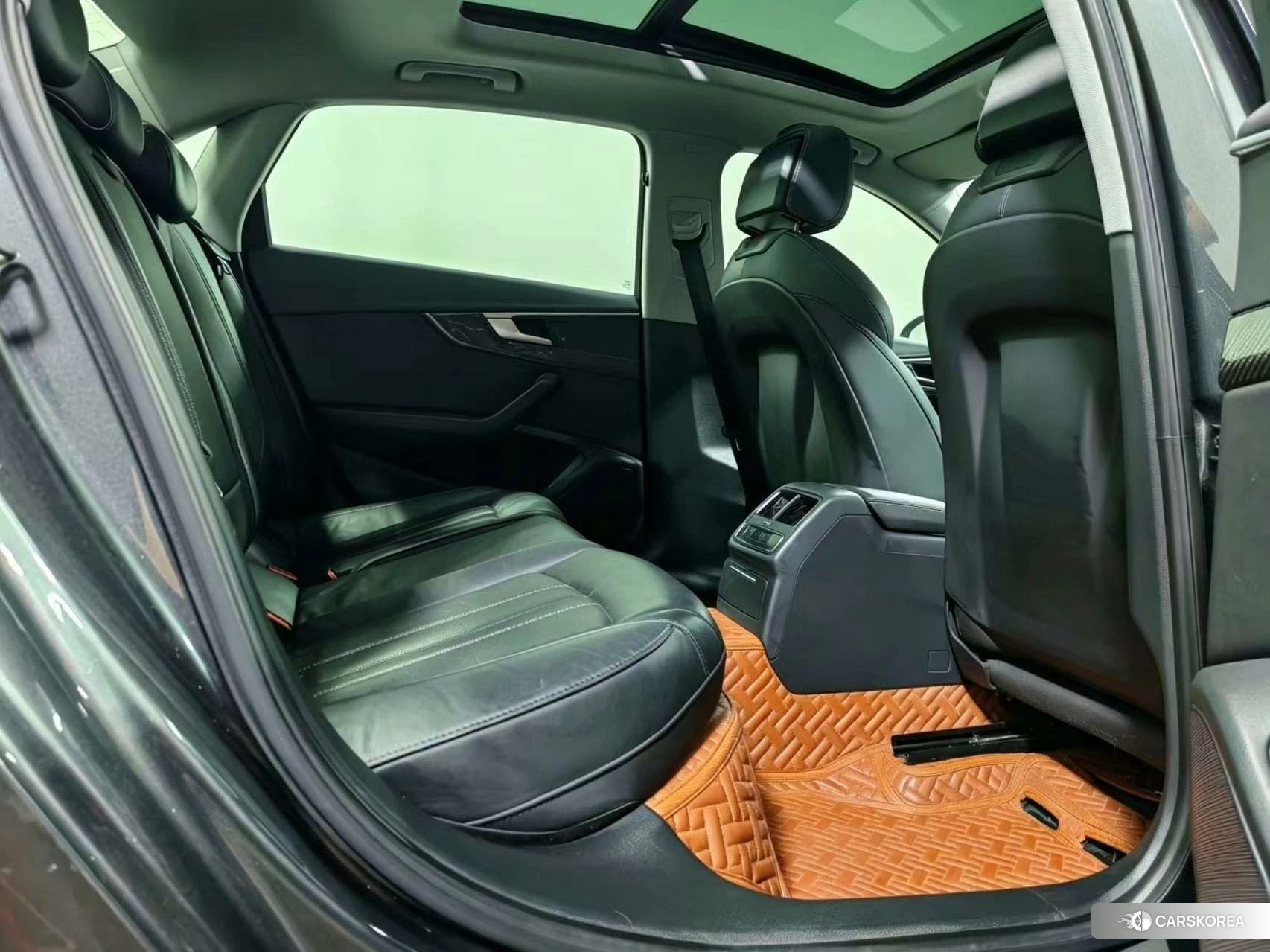 Audi A4L 2020 Темно-серый из Китая, фото 5