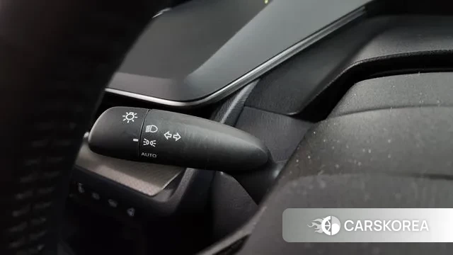 Toyota Prius 5th Generation 2024 Красный из Кореи, фото 5