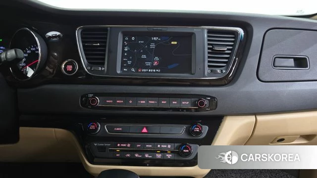 Kia The New Carnival 2018 Белый из Кореи, фото 5