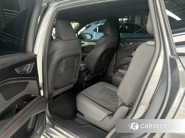 Audi Q5 e-tron 2023 Темно-серый из Китая, фото 5