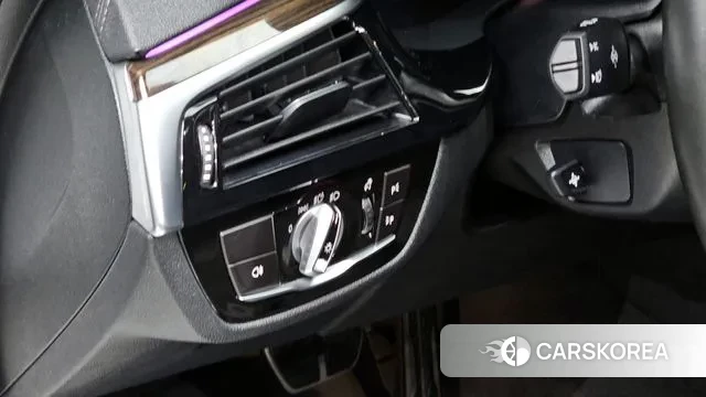 BMW 5 Series (G30) 2021 Белый из Кореи, фото 5