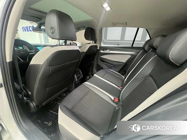 Volkswagen Golf 2021 Белый из Китая, фото 5
