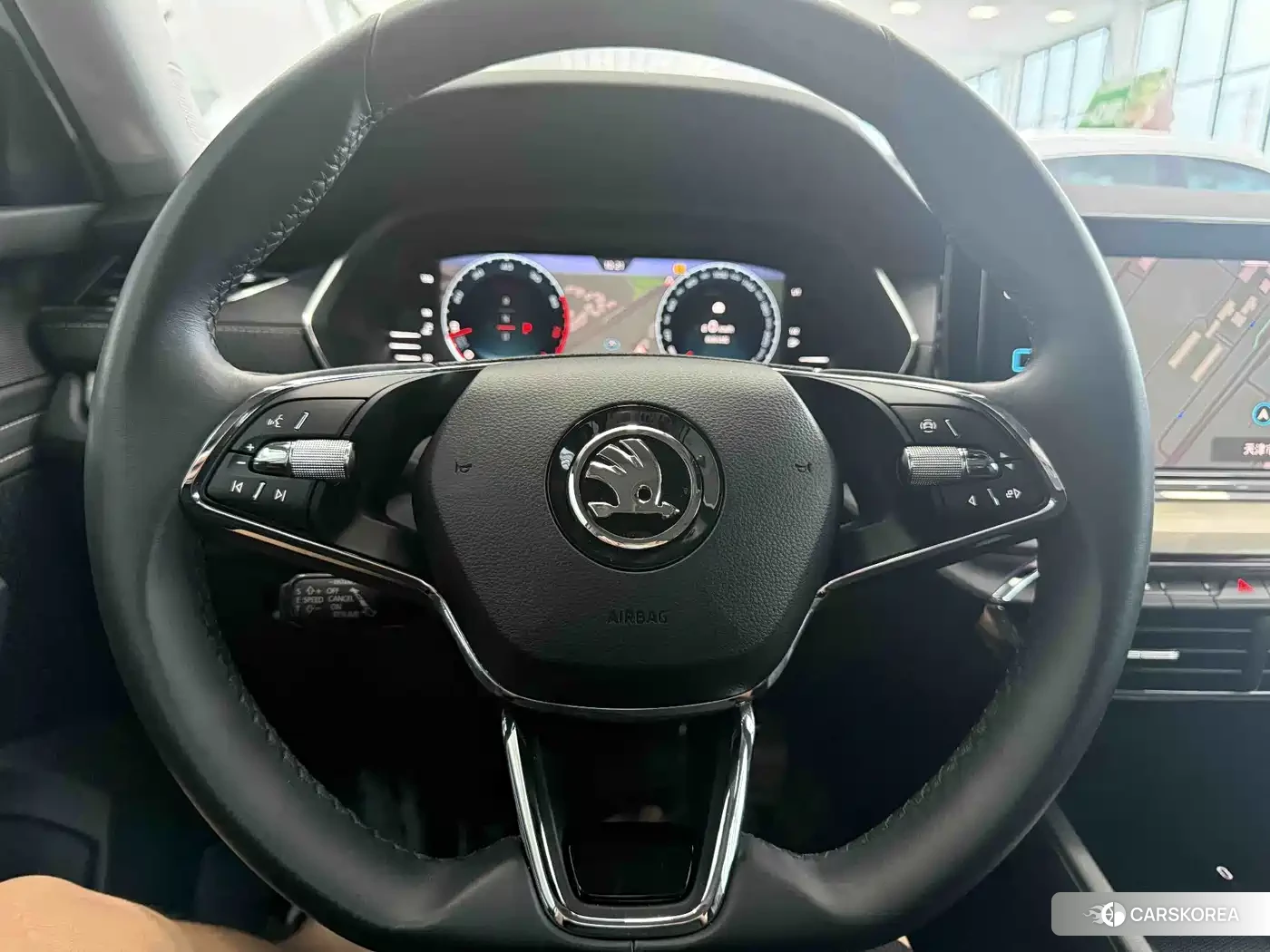 Skoda Octavia 2022 Белый из Китая, фото 5