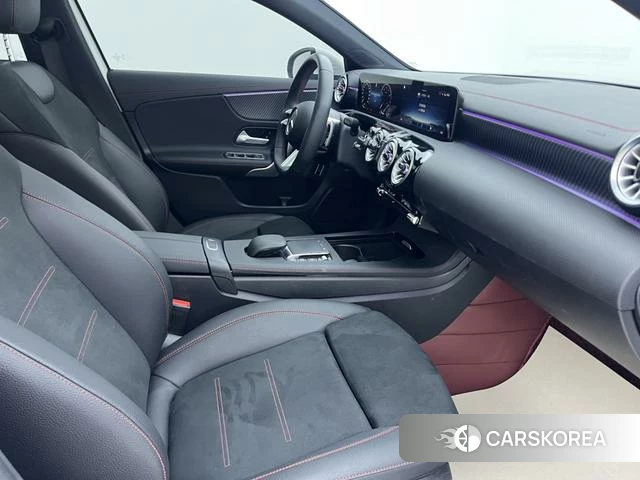 Mercedes-Benz Class A 2024 Белый из Китая, фото 5