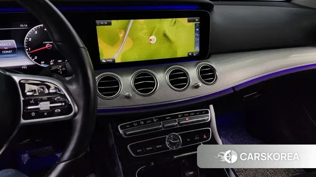 Mercedes-Benz E-Class W213 2018 Белый из Кореи, фото 5