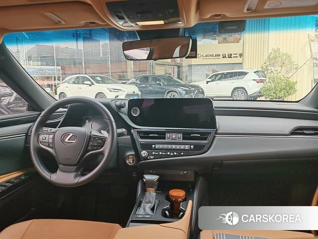 Lexus ES 2023 Серебристо-серый из Китая, фото 5