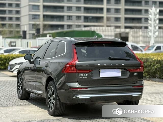 Volvo XC60 2022 Темно-серый из Китая, фото 5