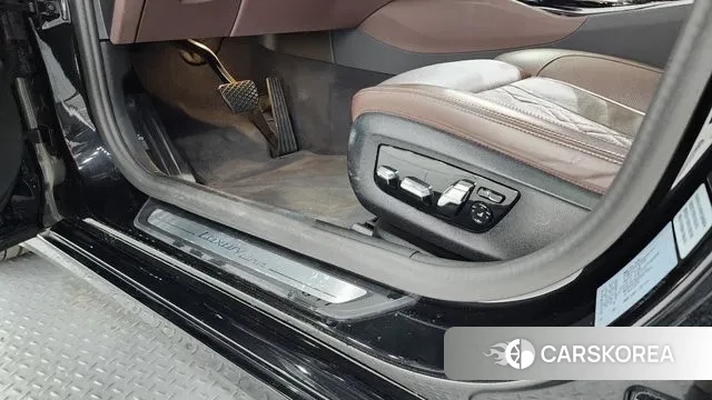 BMW 5 Series (G30) 2023 Черный из Кореи, фото 5