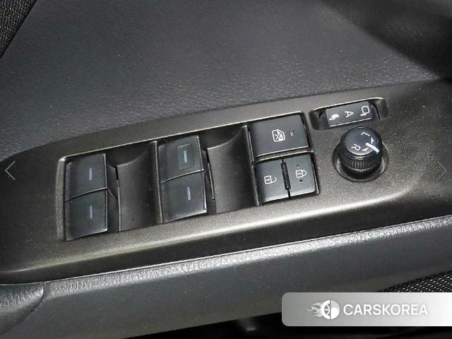 Toyota Camry (XV70) 2023 Белый из Кореи, фото 5