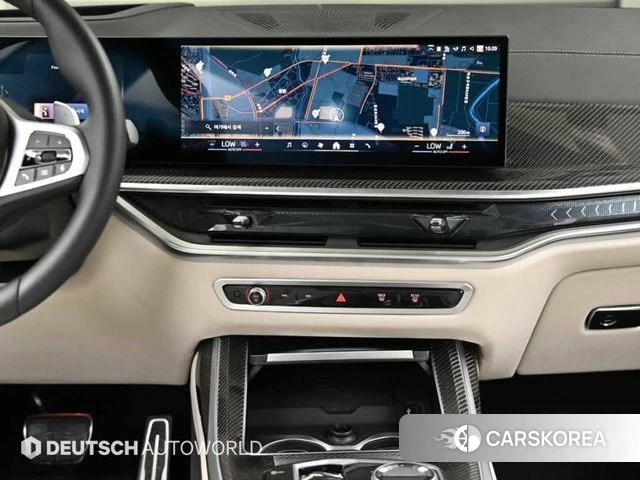 BMW X7 (G07) 2025 Светло-серебряный цвет из Кореи, фото 5