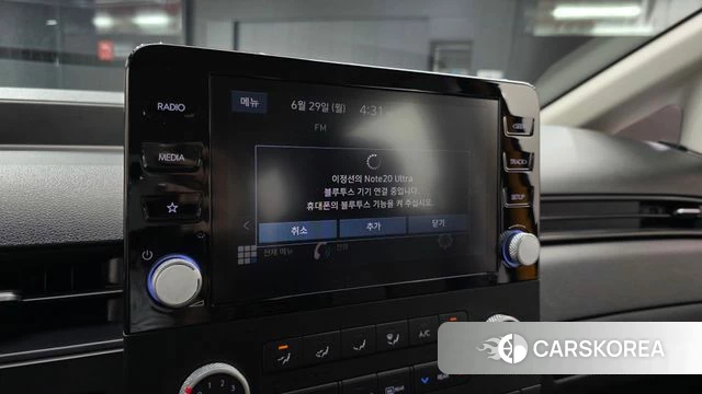 Hyundai Staria 2023 Желтый из Кореи, фото 5