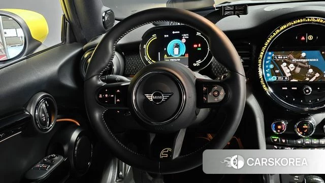 Mini Cooper Electric 2023 Белый из Кореи, фото 5