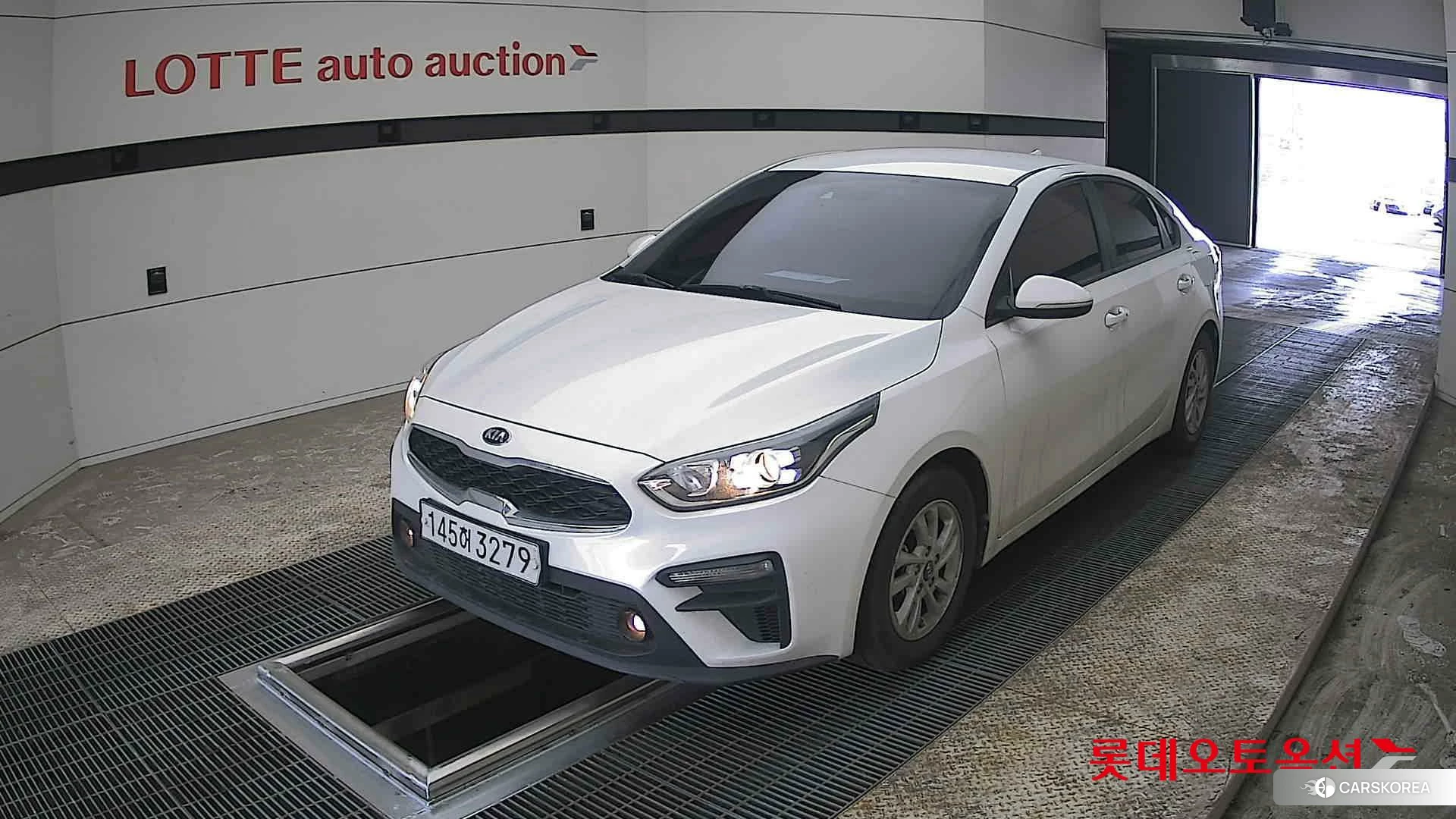 Kia K3 2020 Snow White Pearl из Кореи, фото 5