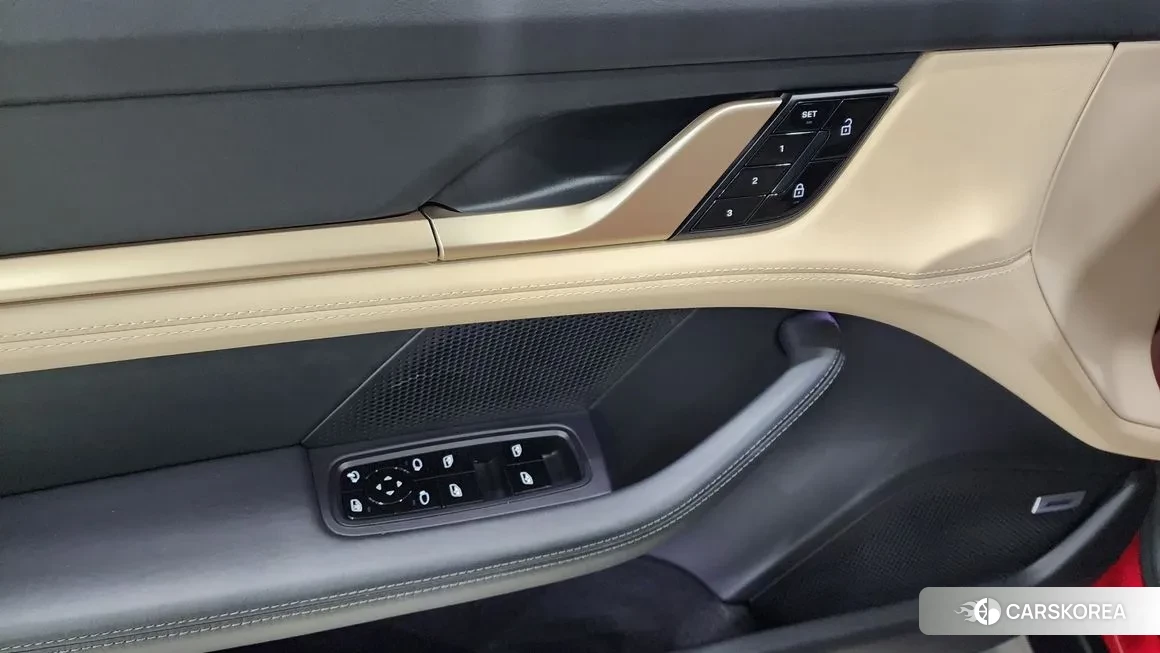 Porsche Taycan 2021 Красный из Кореи, фото 5