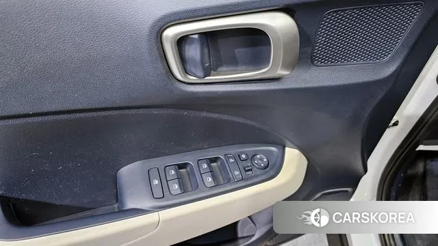 Hyundai Venue 2021 Белый из Кореи, фото 5