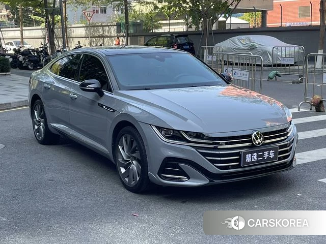 Volkswagen CC 2023 Серебристо-серый из Китая, фото 5