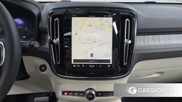 Volvo XC40 2024 Серый из Кореи, фото 5