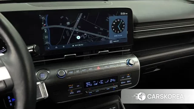 Hyundai Kona (SX2) 2024 Белый из Кореи, фото 5