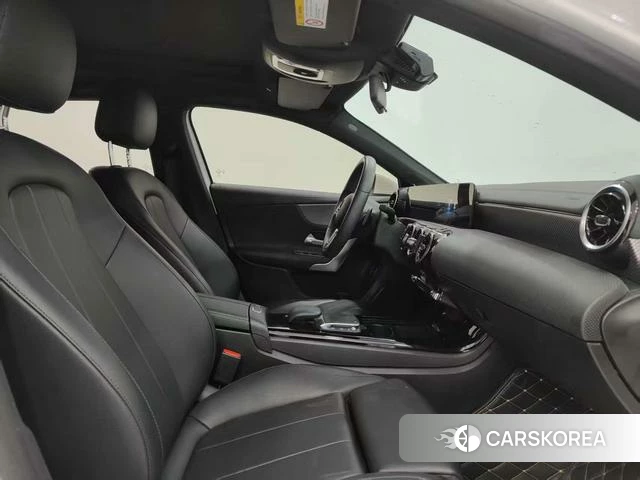 Mercedes-Benz Class A 2022 Белый из Китая, фото 5
