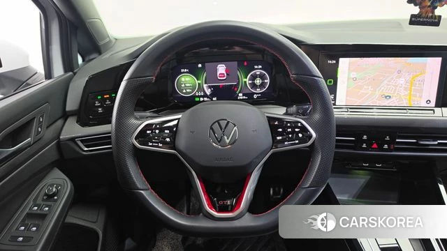 Volkswagen Golf 8th Generation 2024 Белый из Кореи, фото 5