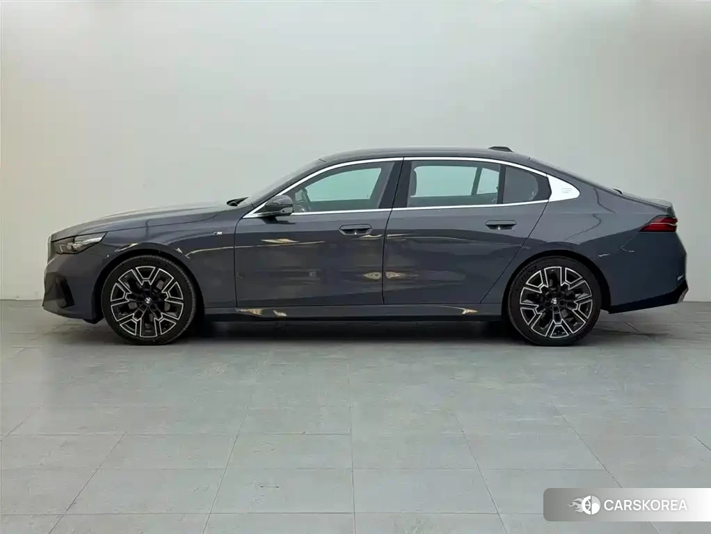 BMW 5 series 2024 Silver/gray из Китая, фото 5