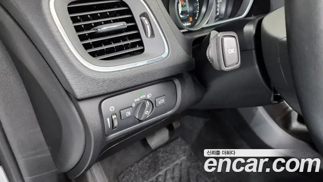 Volvo V40 Cross-Country 2018 Белый из Кореи, фото 5