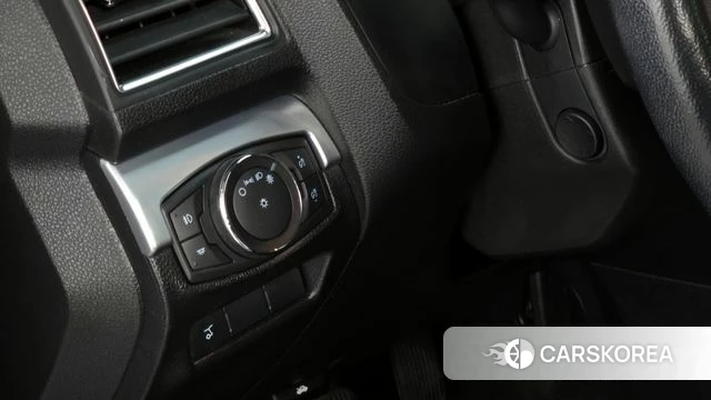 Ford Explorer 2018 Белый из Кореи, фото 5