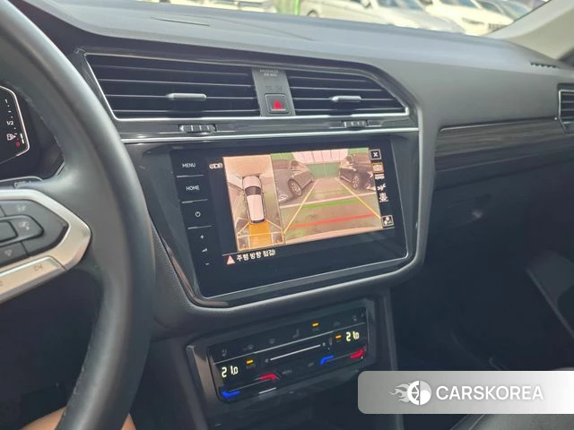 Volkswagen Tiguan Allspace 2023 Белый из Кореи, фото 5
