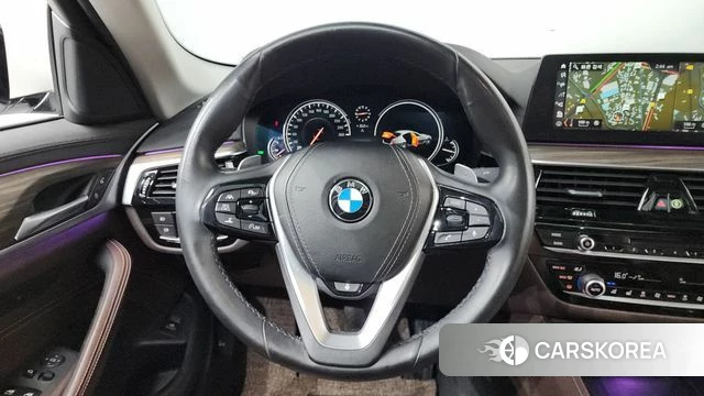 BMW 5 Series (G30) 2018 Белый из Кореи, фото 5