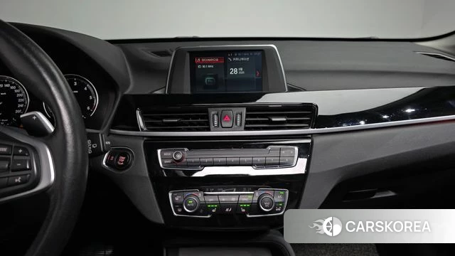 BMW X1 (F48) 2018 Белый из Кореи, фото 5
