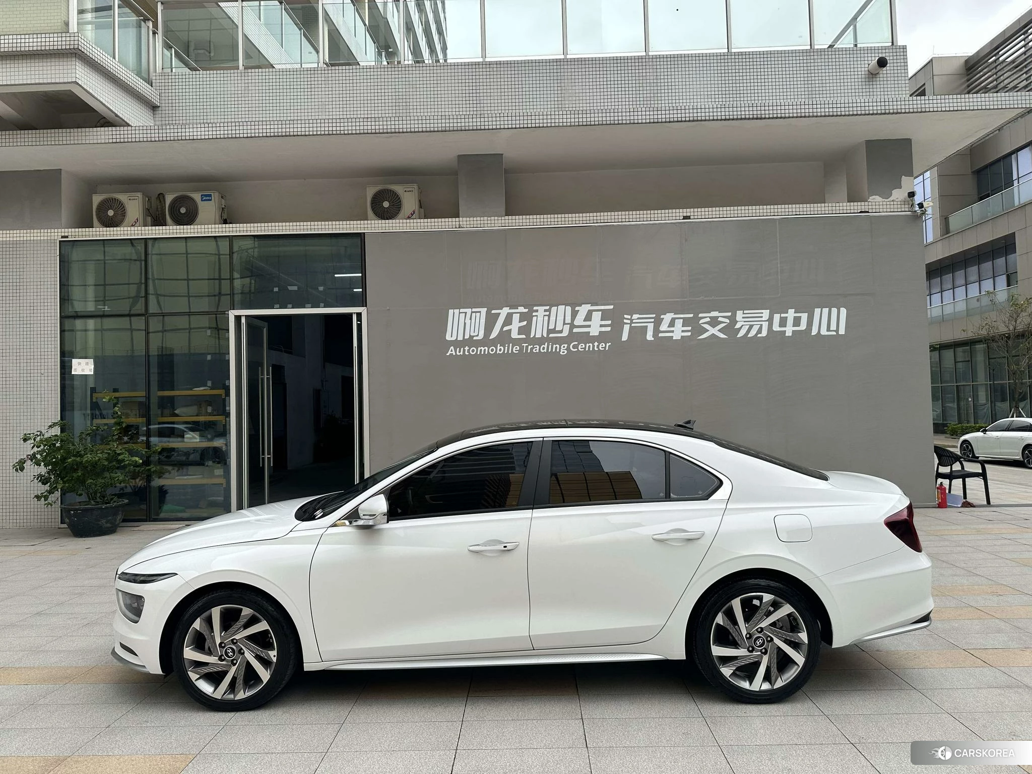 Hyundai Name picture 2021 Белый из Китая, фото 5