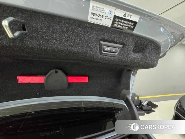 BMW 5 Series (G60) 2025 Цвет галактики из Кореи, фото 5