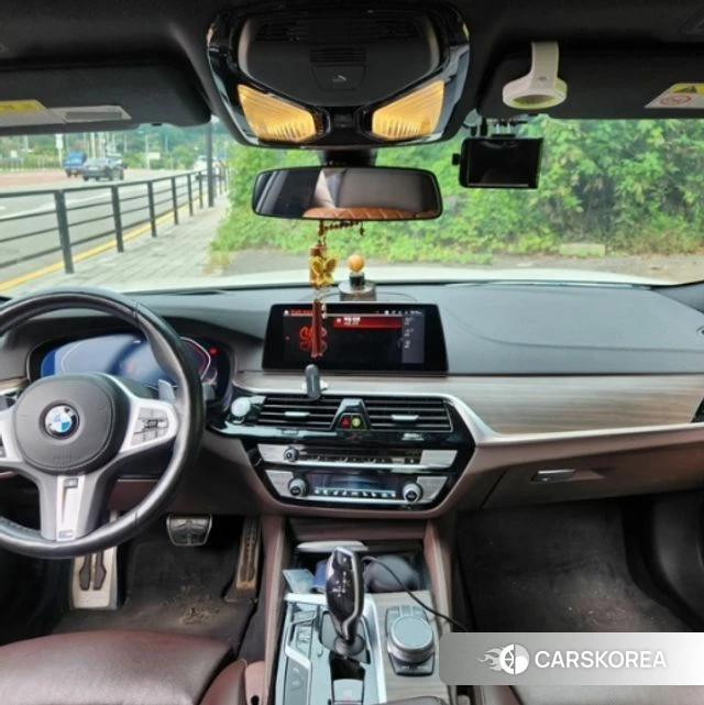 BMW 5 Series (G30) 2020 Белый из Кореи, фото 5
