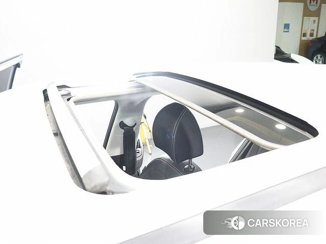 Hyundai Venue 2023 Белый из Кореи, фото 5