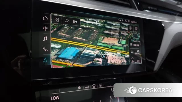 Audi e-Tron 2020 Черный из Кореи, фото 5