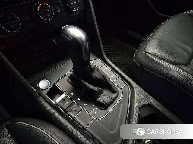 Volkswagen Tiguan Allspace 2020 Серебристо-серый из Кореи, фото 5
