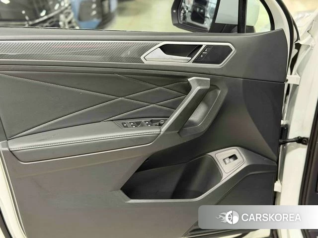 Volkswagen Tiguan L 2023 Белый из Китая, фото 5