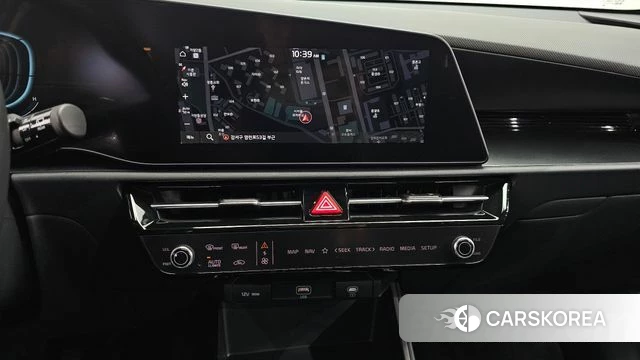 Kia Di Ol Nu Niro 2024 Белый из Кореи, фото 5