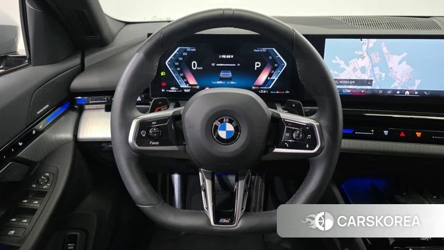 BMW 5 Series (G60) 2024 Светло-серебряный цвет из Кореи, фото 5