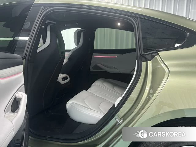 Xiaomi Car Xiaomi SU7 2025 Зеленый из Китая, фото 5