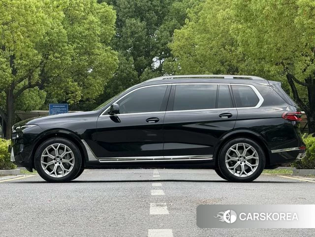 BMW X7 2023 Черный из Китая, фото 5