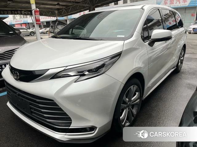 Toyota Saina 2024 Белый из Китая, фото 5