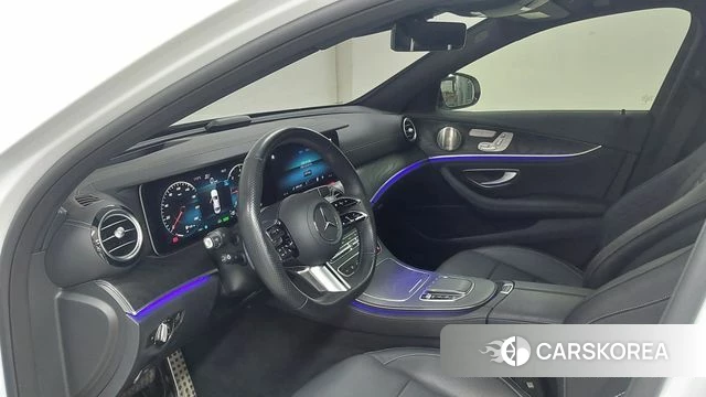 Mercedes-Benz E-Class W213 2023 Белый из Кореи, фото 5