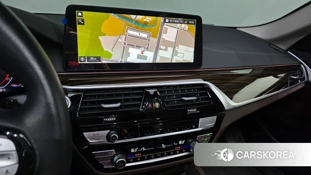 BMW 5 Series (G30) 2023 Черный из Кореи, фото 5