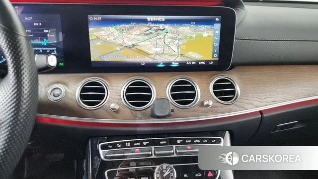 Mercedes-Benz E-Class W213 2018 Белый из Кореи, фото 5