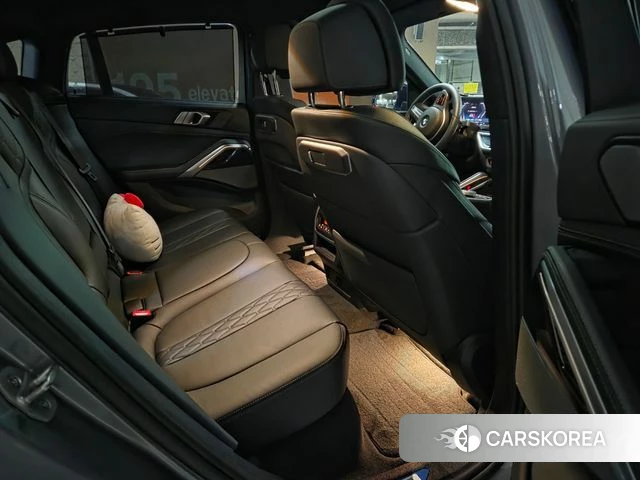 BMW X6 (G06) 2025 Серебристо-серый из Кореи, фото 5