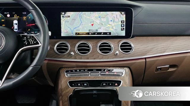 Mercedes-Benz E-Class W213 2023 Белый из Кореи, фото 5